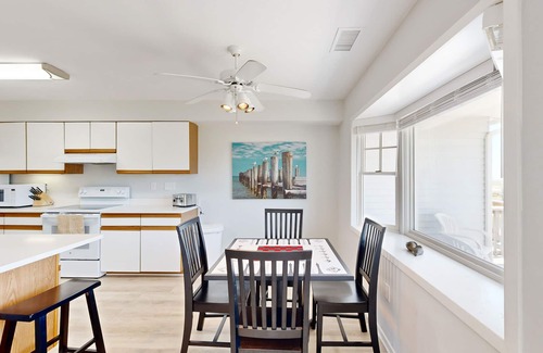 Buxton House | Dog-friendly townhouse w/private W/D, WiFi, shared pool, AC - ocean view
