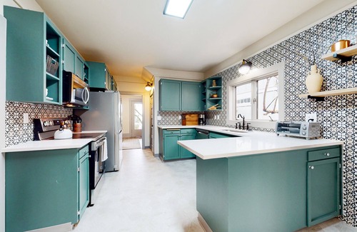Old Town House | Dog-friendly turn-of-the-century home in Old Town near the Bay