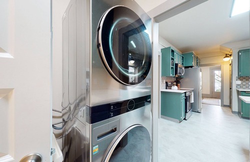 Old Town House | Dog-friendly turn-of-the-century home in Old Town near the Bay