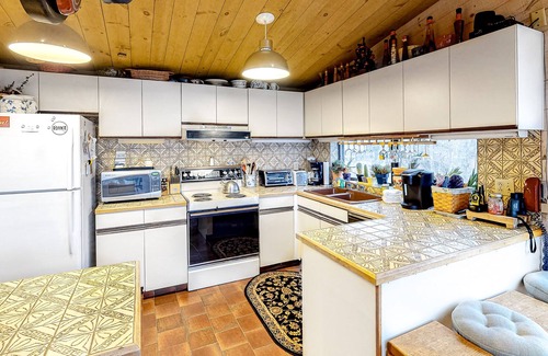 Forest Farms House | Dog-Friendly Two-Story House w/Free WiFi, Wood Fireplace, Gas Grill, Jetted Tub