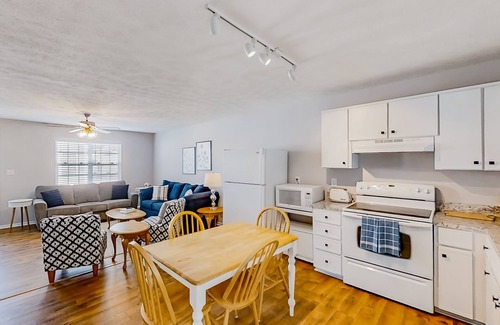Crescent Beach House | Dog-friendly cottage with full kitchen, central AC, & washer/dryer