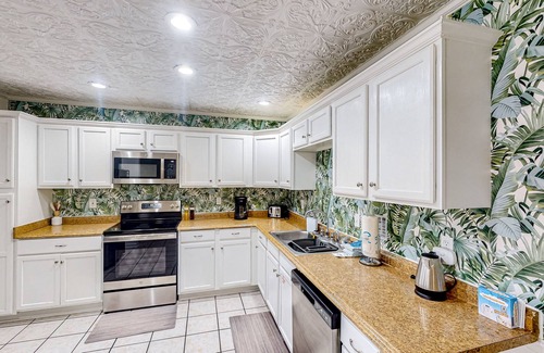 Bahama Beach House | Dog-friendly home steps to beach with 2 kitchens, dressing room & game room