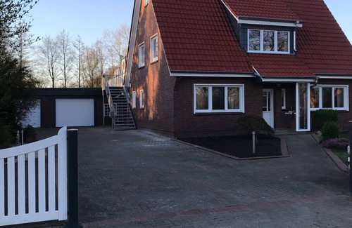 Grosefehn Apartment | Dog-friendly vacation apartment in East Frisia with fenced garden