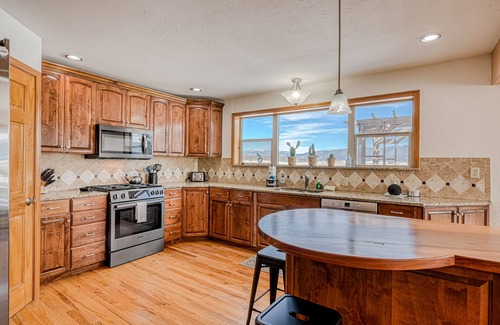 Angel Fire House | Dog-friendly villa with mountain-views, enclosed yard, grill, and washer/dryer
