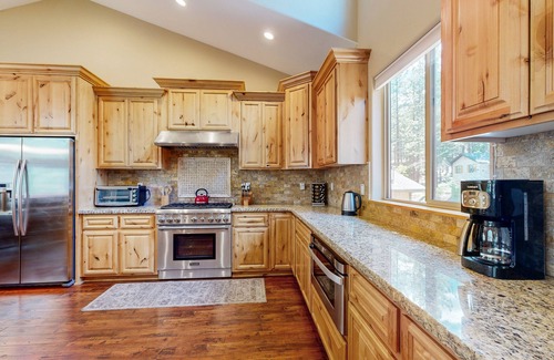 Montgomery Estates House | Dog-friendly wooded retreat near skiing, beaches, dining w/2 living rooms & deck