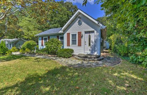 Waretown House | Dog-Friendly Waretown Home with Furnished Deck!