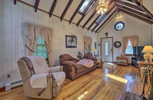 Waretown House | Dog-Friendly Waretown Home with Furnished Deck!