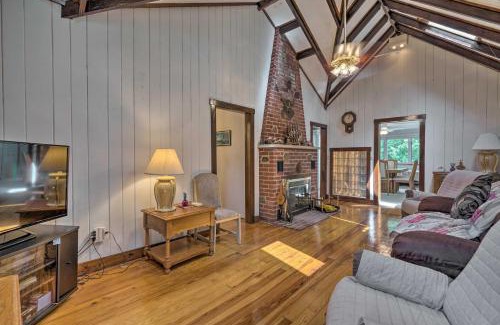 Waretown House | Dog-Friendly Waretown Home with Furnished Deck!