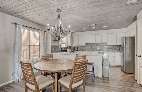 Horseshoe Bay Condo | Dog-friendly water view condo with inviting porch, AC, W/D, & modern charm