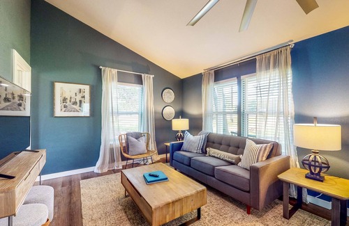 Somerville House | Dog-friendly, Waterfront, Close to Lake Somerville