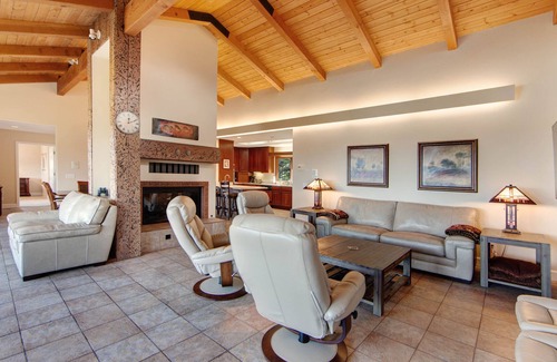 Caspar House | Dog-friendly waterfront home w/ garden & private hot tub, close to beaches/towns