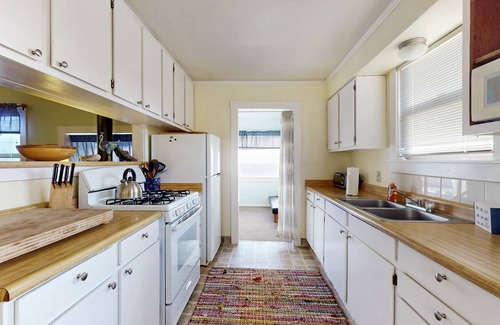 Elk House | Dog-friendly waterfront home with full kitchen & WiFi - near the beach
