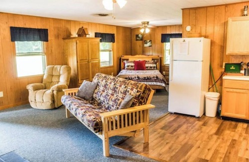 Triumph Cabin | Dog Friendly (Winnebago) Cabin with whirlpool sleeps 3 adults or 2 adults/2 kids