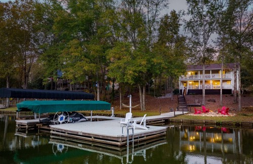 Lake Oconee House | Dog Friendly with 4 Master Suites, Dock, Fire Pit
