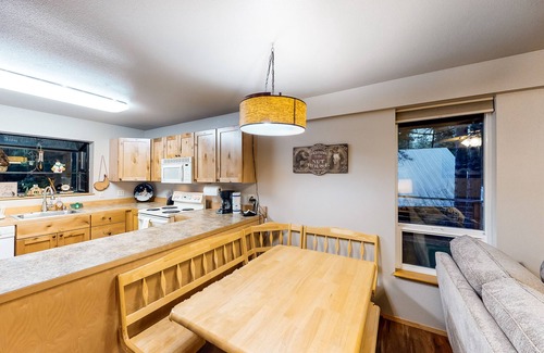 Ardenvoir Cabin | Dog-friendly woodland cabin w/deck & private game room - walk to the river