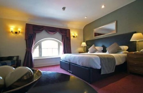 Tutbury Hotel | Dog & Partridge Hotel by Greene King Inns