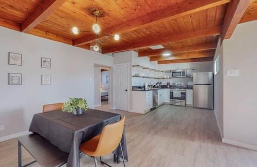 Pueblo Alto Apartment | ⟫ Dog Run & Courtyard 2 Bedroom Apt w/King Bed W&D