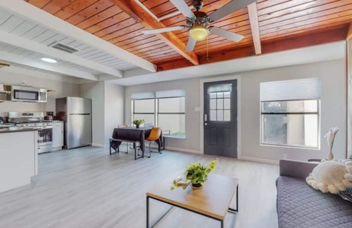Pueblo Alto Apartment | ⟫ Dog Run & Courtyard 2 Bedroom Apt w/King Bed W&D