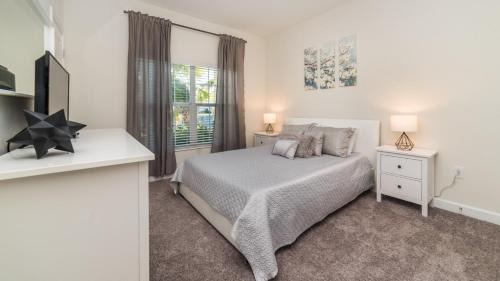 Pipers Glen Estates House | DOG9055