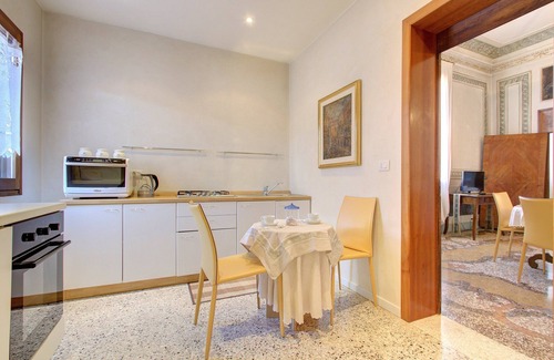 Santa Croce Apartment | DOGE Stair