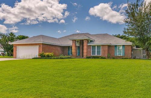Gulf Breeze House | Dogs Welcome, 1 Mi to Zoo Gulf Breeze Retreat!