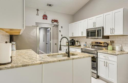 Gulf Breeze House | Dogs Welcome, 1 Mi to Zoo Gulf Breeze Retreat!