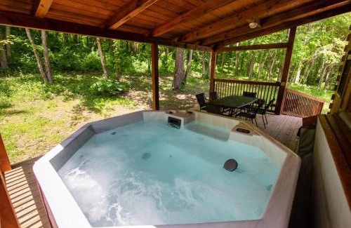 Logan House | Dogwood - by The Chalets