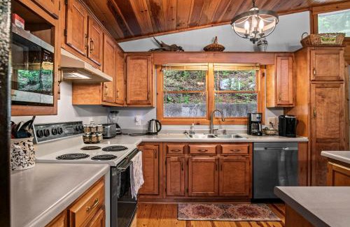 Martin House | Dogwood Cabin with Dock!