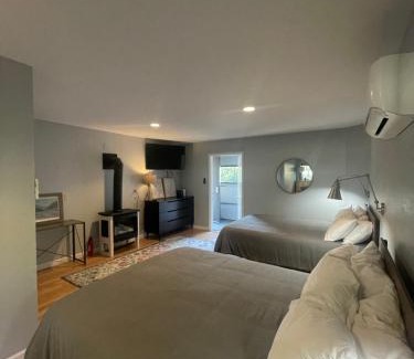 Dayton House | Dogwood climbing