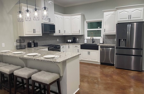 Titus House | Dogwood Cottage Lake Jordan boat dock/hot tub/RV parking spotnSEPT RATE DECREASE