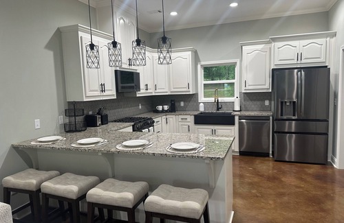 Titus House | Dogwood Cottage Lake Jordan boat dock/hot tub/RV parking spotnSEPT RATE DECREASE