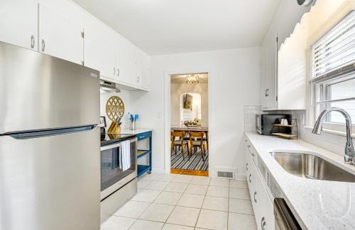 High Point House | Dogwood Cottage with Fireplace 1 Mi to University
