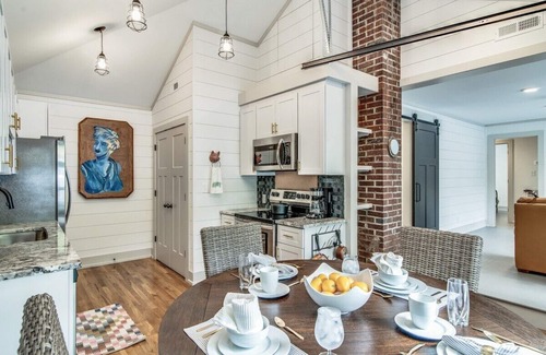 Berry Hill House | Dogwood House:Cozy Hideaway near downtown