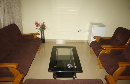 Kwabenyan Hotel | Dokua Royal Hotel