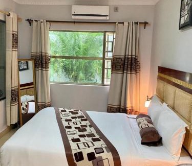 Maun House | Dolar Lodges & Tours