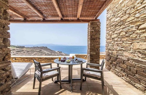 Exomvourgo Villa | Dolce Villa Tinos Kardiani in Stone & Sunset Views