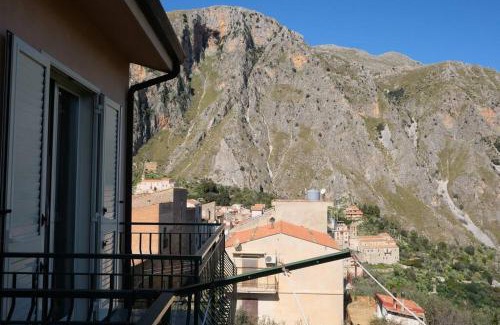 Isnello Apartment | Dolce-Vista