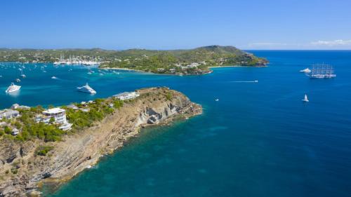 Falmouth Harbour Bed & Breakfast | Dolcevita Cliff Private Resort by KlabHouse - Adults Only