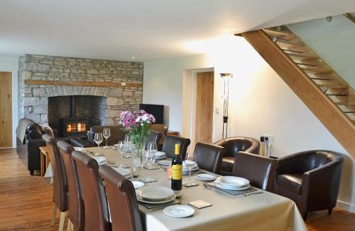 Llandeilo House | Dolgoed House