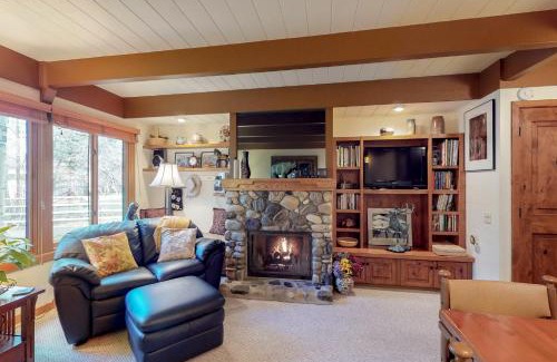 Elkhorn Apartment | Dollar Meadows 1370