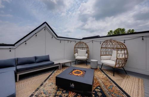 Nashville House | Dolly's Disco - Stylish 2 BDR