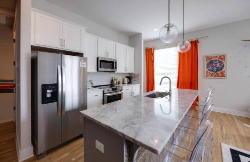 Nashville House | Dolly's Disco - Stylish 2 BDR