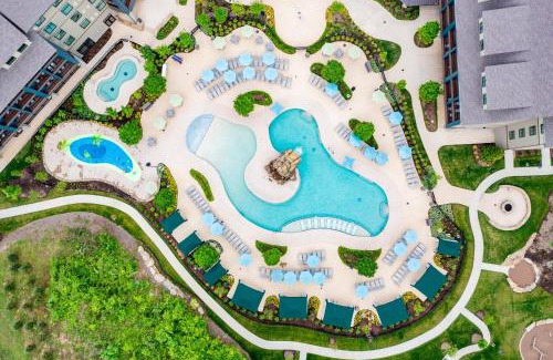 Sevierville Hotel | Dollywood's HeartSong Lodge & Resort