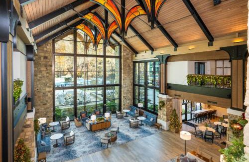 Sevierville Hotel | Dollywood's HeartSong Lodge & Resort