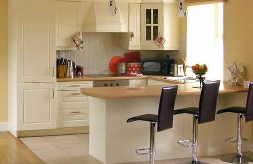 Caherconnell Cottage | DOLMEN COTTAGE, pet friendly in Kilfenora, County Clare