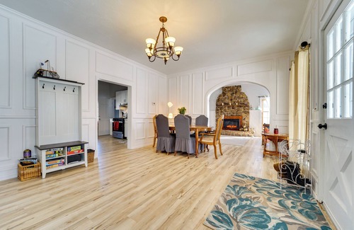 Lewis Cottage | 'Dolorable' Home w/Yard - Walk to River!