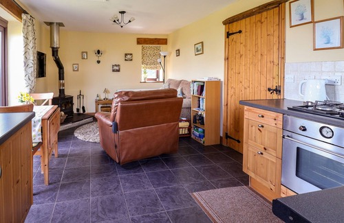 Dolphin Cottage | DOLPHIN BACH, pet friendly, character holiday cottage in Dolphin