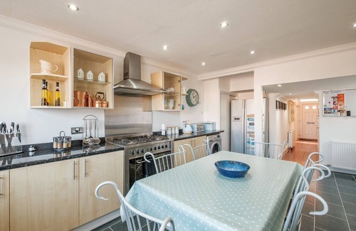 Cullen House | Dolphin Bay House.