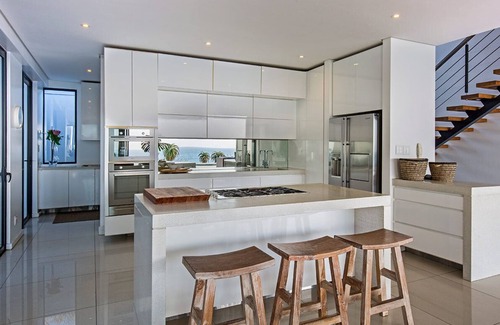 Umhlali Beach Villa | Dolphin Coast YOLO Spaces - Beach House Villa