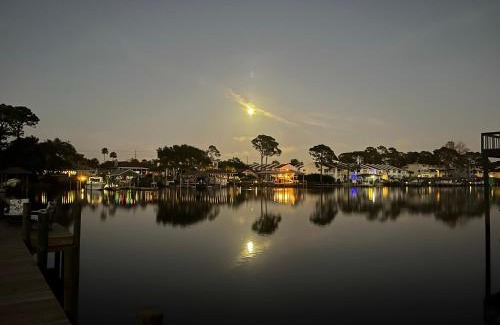 Bel Air House | Dolphin Days Lagoon Retreat